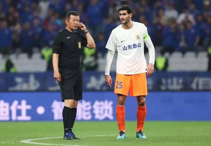 叶辰这时候迈步走到桥本近先身边，冷声道：桥本先生，把事情的经过跟大家都说一说吧。
