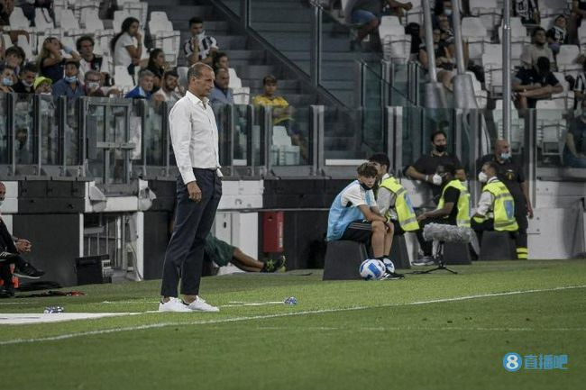 在这里，一直被掩埋、沉积在小铃心底的歌声，终于唱了出来